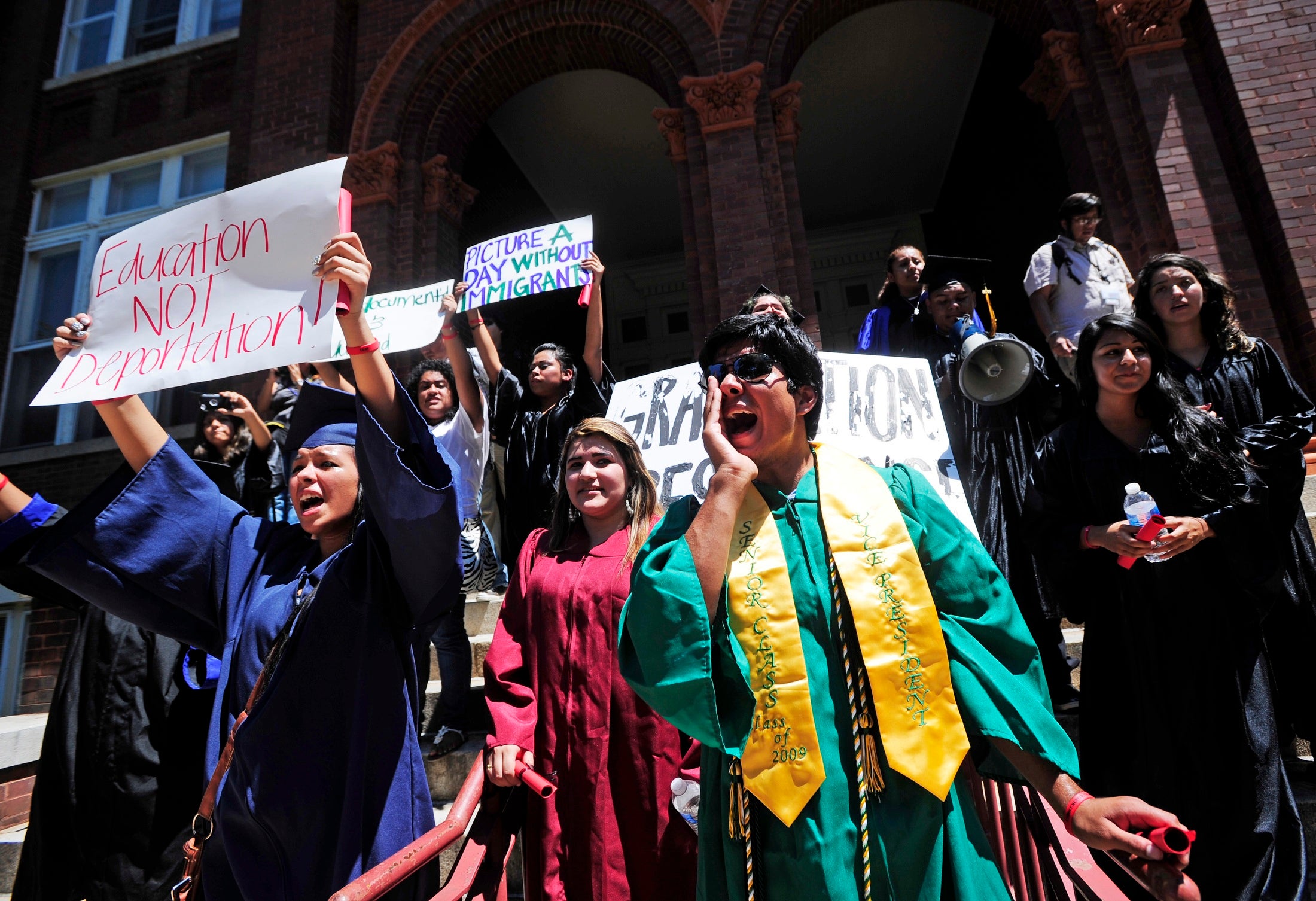 Professors Offer Course to Illegal Immigrants Fox News