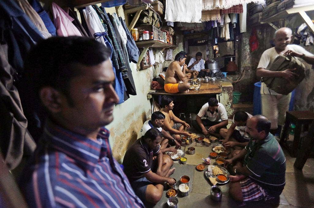 Kemakmuran tidak bisa dicapai oleh kepadatan penduduk miskin di kota-kota Asia karena kelompok elite mendapatkan porsi kekayaan yang semakin besar