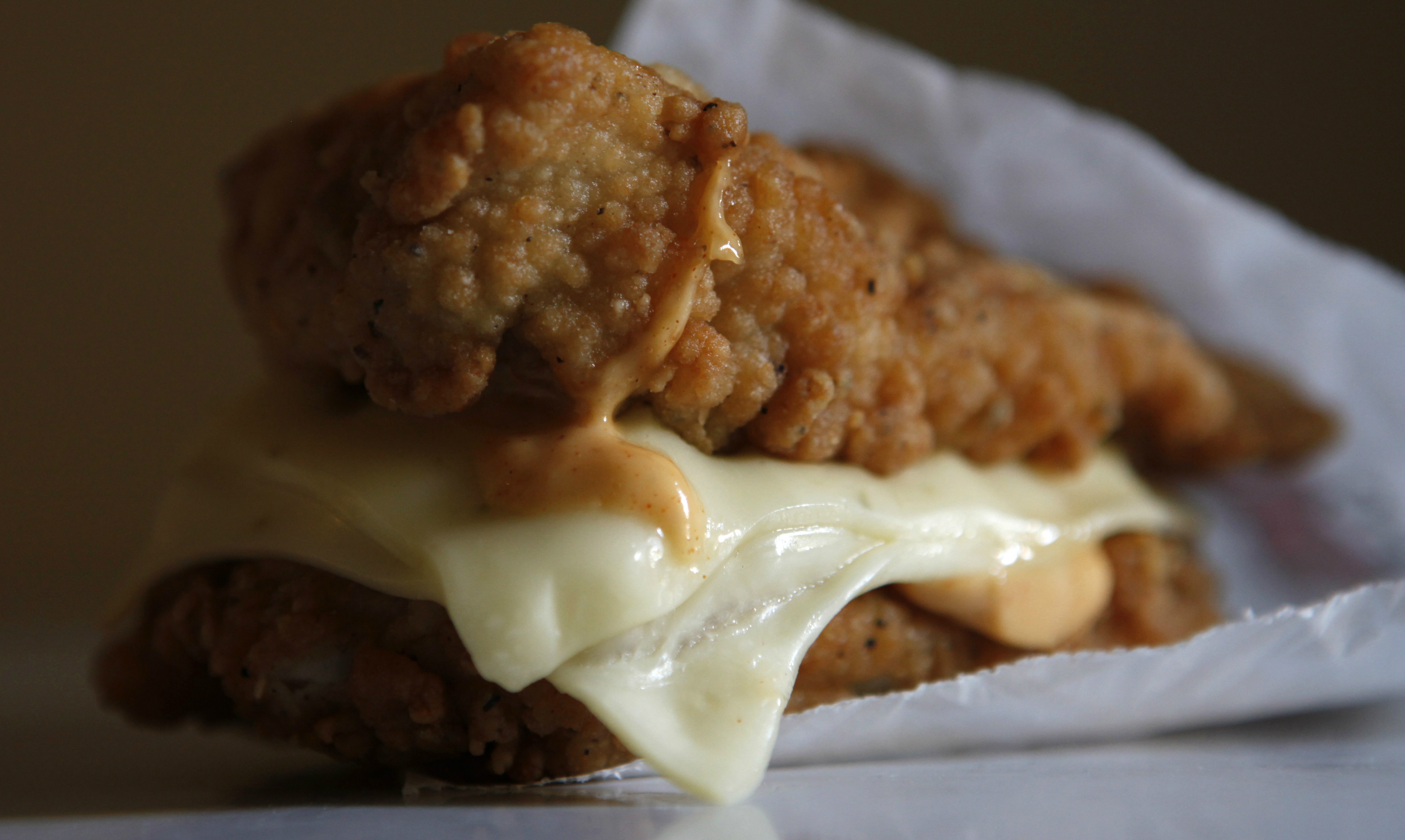 Tinjau pertanyaan efek lemak jenuh pada penyakit jantung