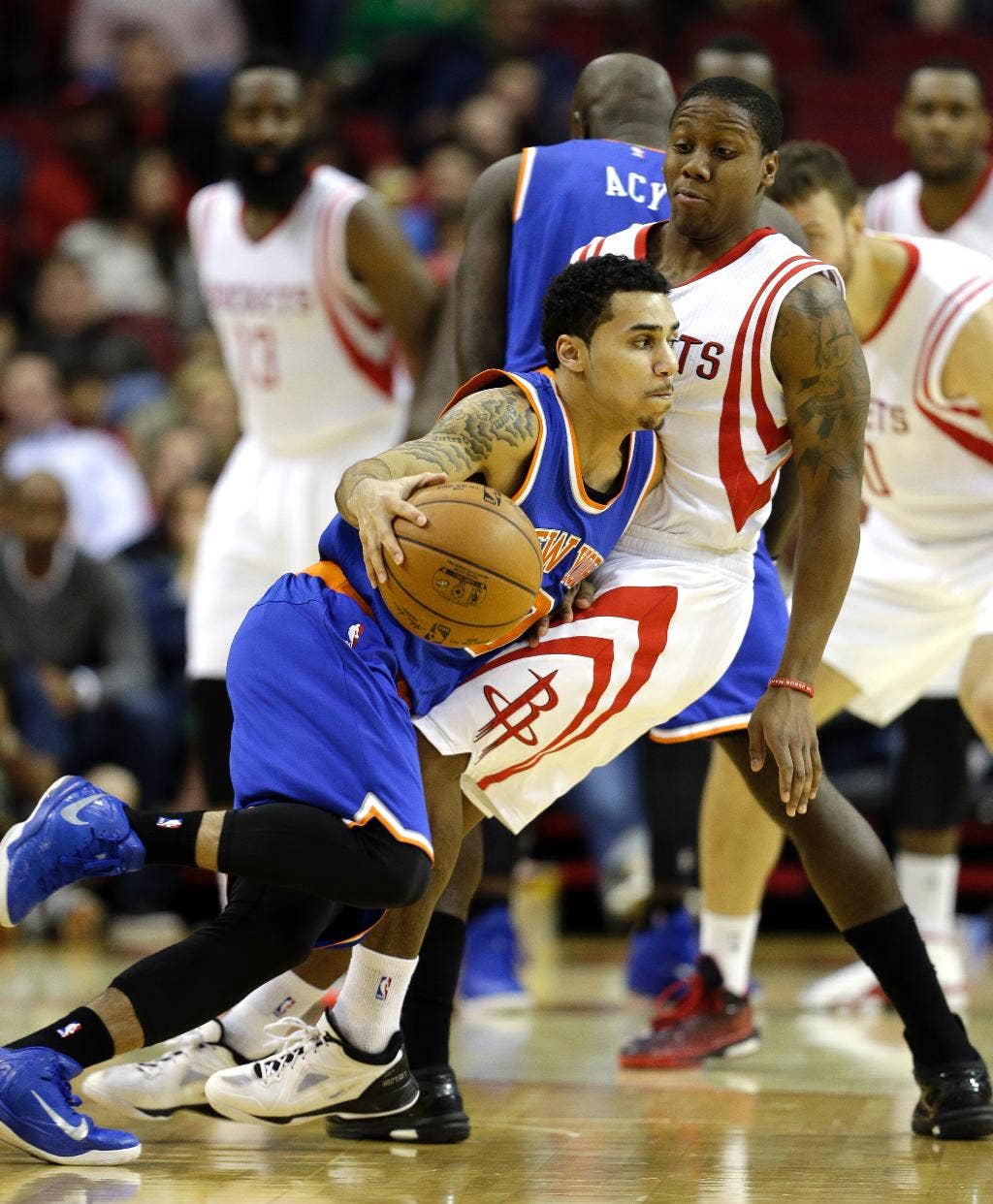 Dengan absennya Howard, Harden mencetak 36 poin untuk memimpin Rockets atas Knicks 91-86