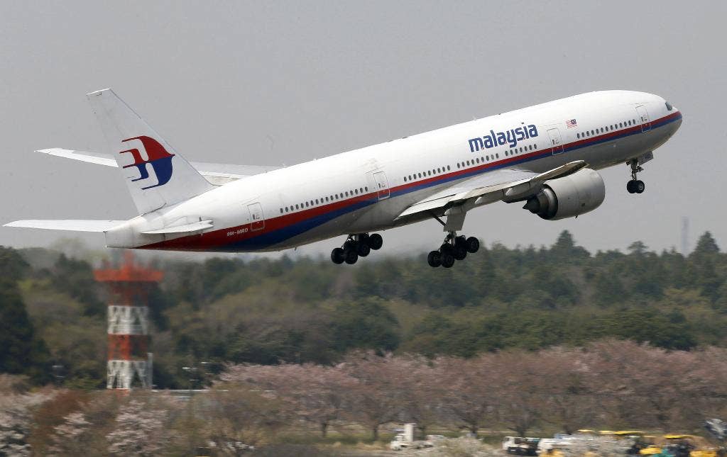 Jet Malaysia Airlines 777 hilang dalam penerbangan dari Kuala Lumpur ke Beijing;  239 di kapal