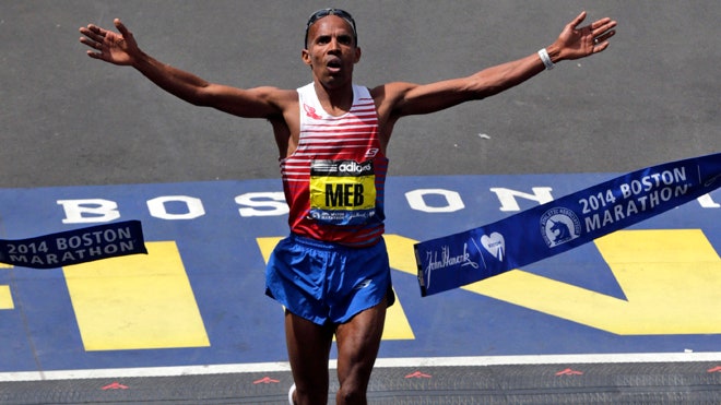 Meb Keflezighi menjadi pria Amerika pertama yang memenangkan Boston Marathon sejak 1983, sementara Jeptoo mempertahankan gelar wanita