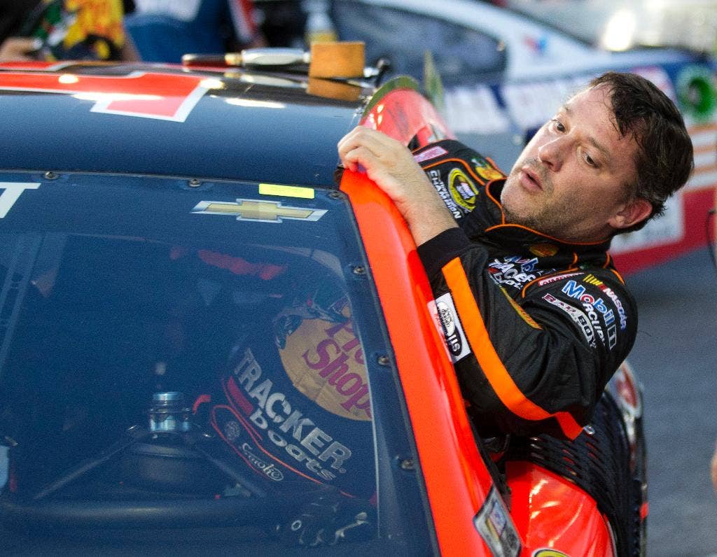 Kembali ke trek: Stewart kembali ke zona nyaman, tetapi pertanyaan tetap ada setelah kematian pengemudi