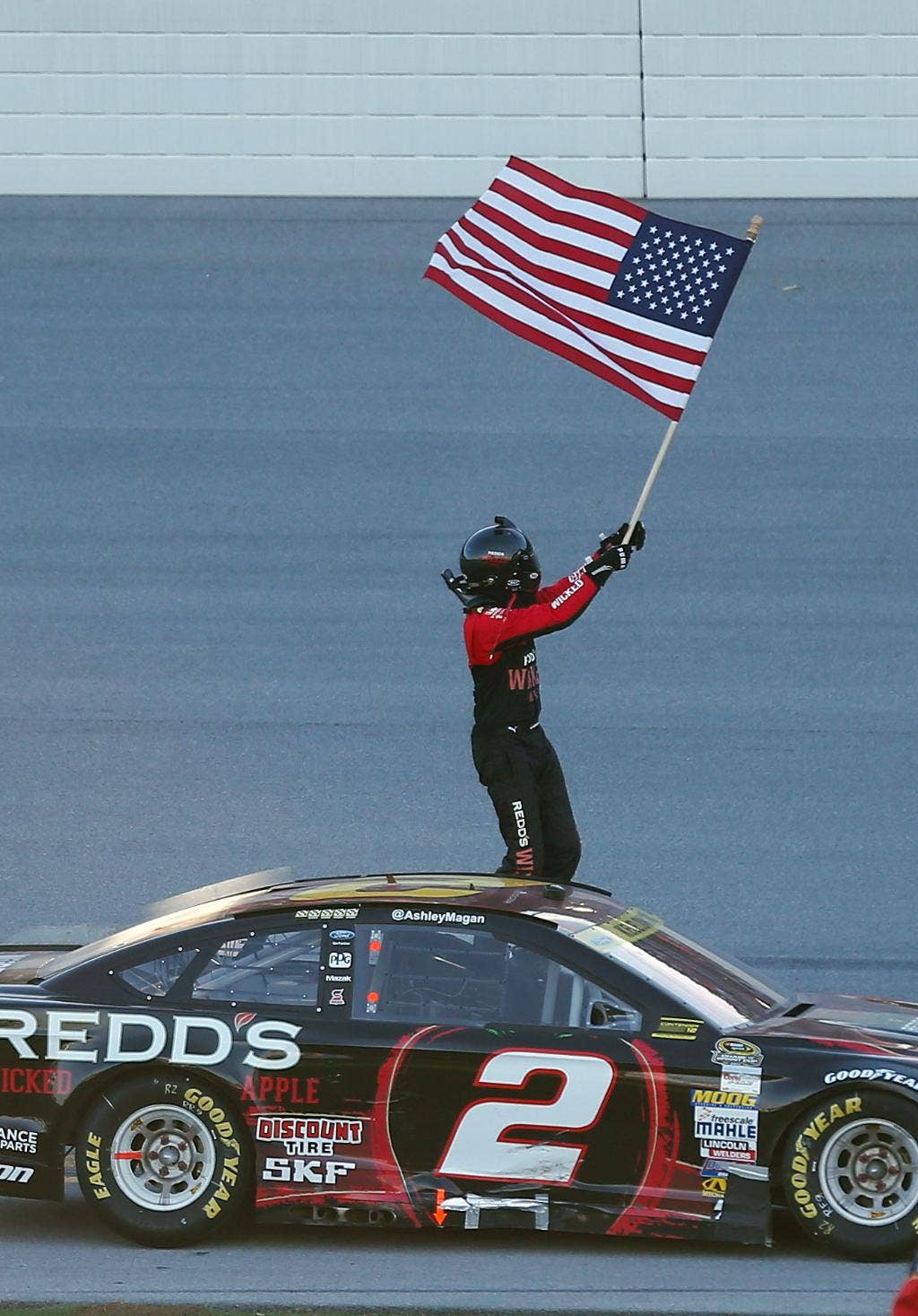 Kolom: Brad Keselowski mengatasi kesulitan yang ditimbulkannya sendiri untuk menjaga harapan gelar NASCAR tetap utuh