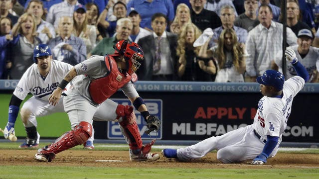 David Freese removed from Cardinals-Dodgers NLCS Game 4 