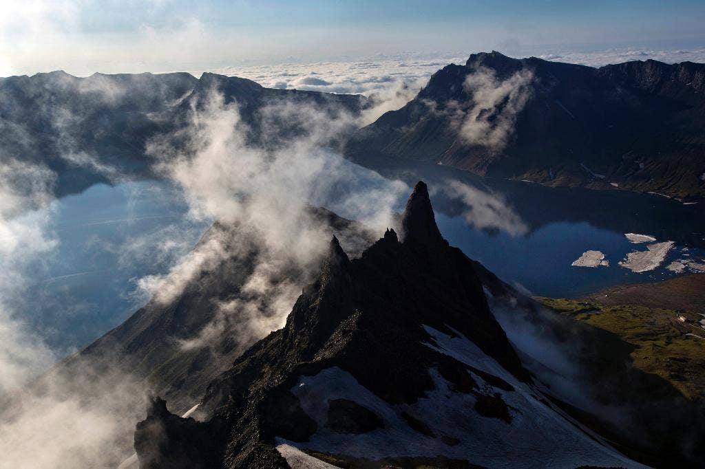 Peneliti Inggris mengungkap rahasia gunung berapi Korea Utara, lokasi letusan kuno yang sangat besar