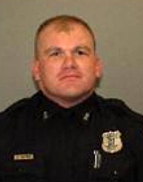 Memphis Police Officer Shot Killed During Traffic Stop In Tennessee Suspect Still On The Run 