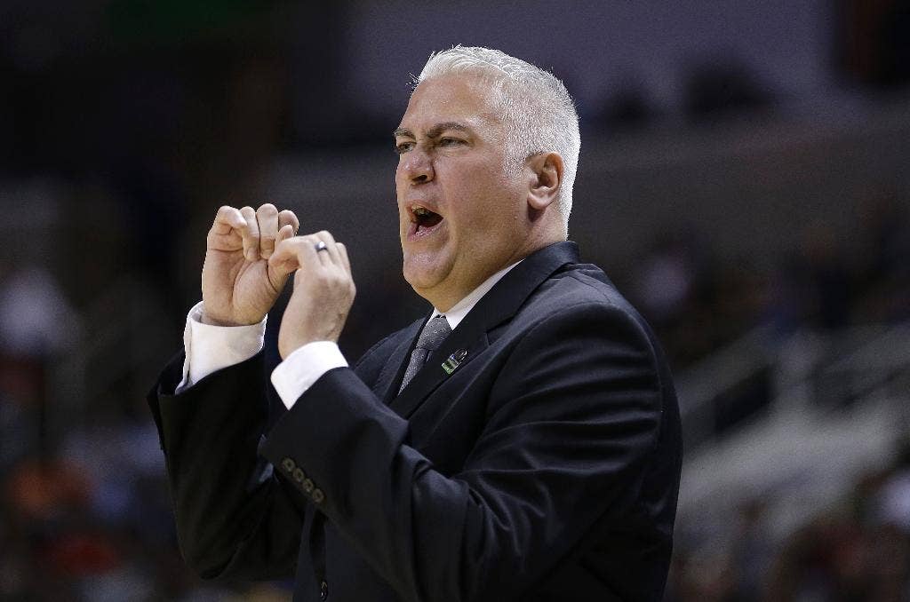 Tinkle is hired as head basketball coach at Oregon State | Fox News
