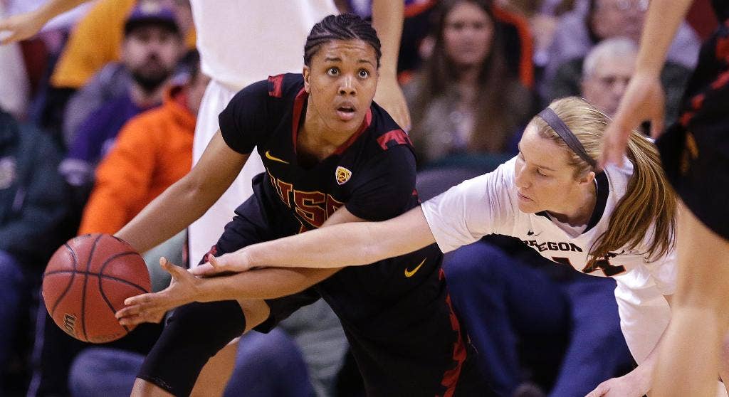 California Selatan melewati Oregon State 71-62 untuk memperebutkan gelar wanita Pac-12