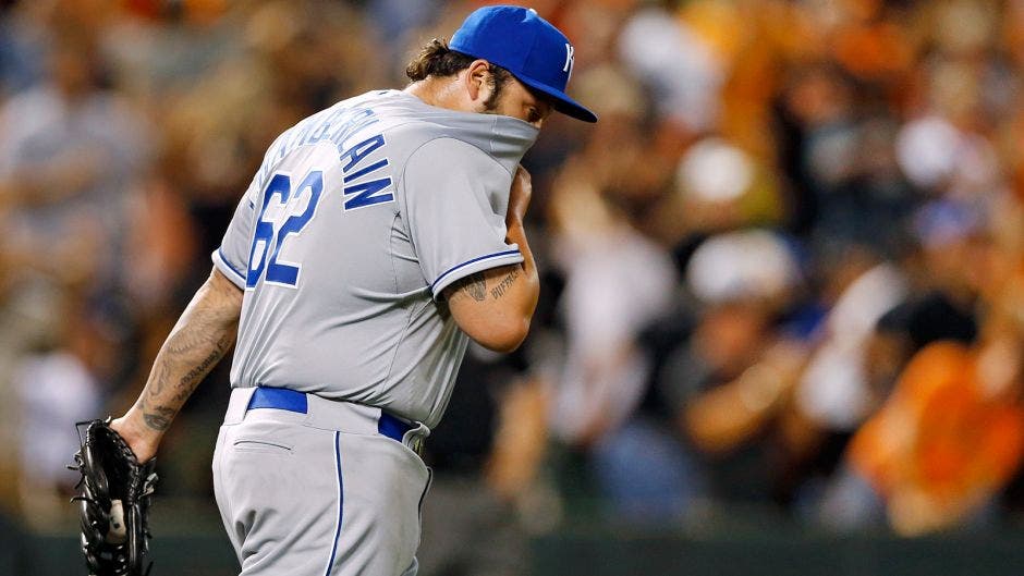 Joba Chamberlain literally gave a Tigers fan the shirt off his back during  BP