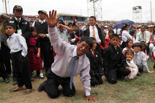 Evangelical Christians In Peru Converge For Prayer