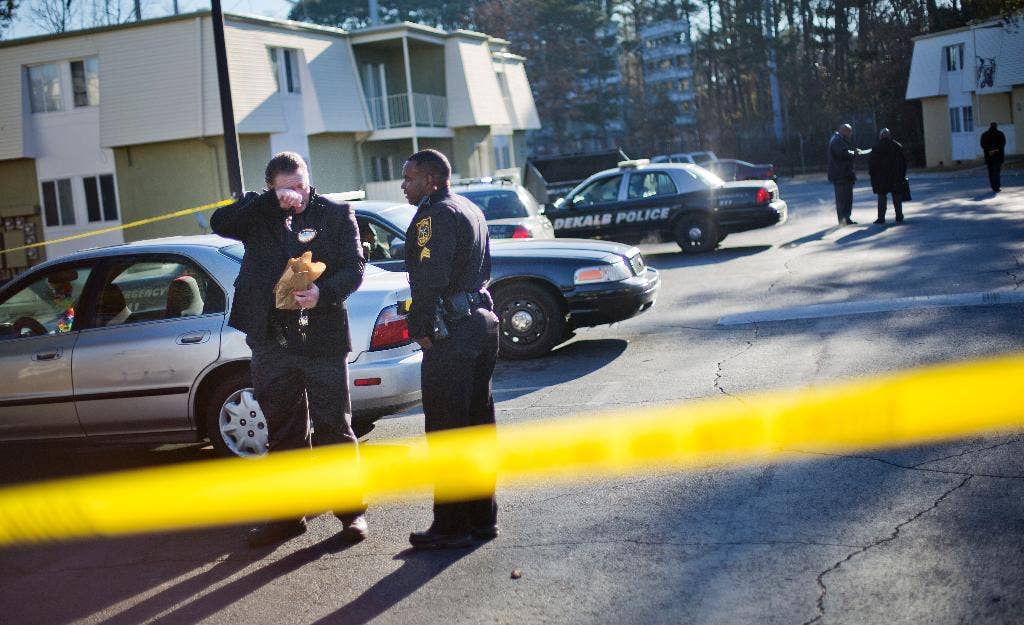 2 police officers shot near Atlanta; search for gunman underway | Fox News