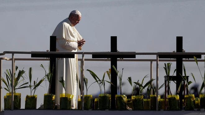Pope says Mass at U.S.-Mexico border, honors migrants who’ve died crossing