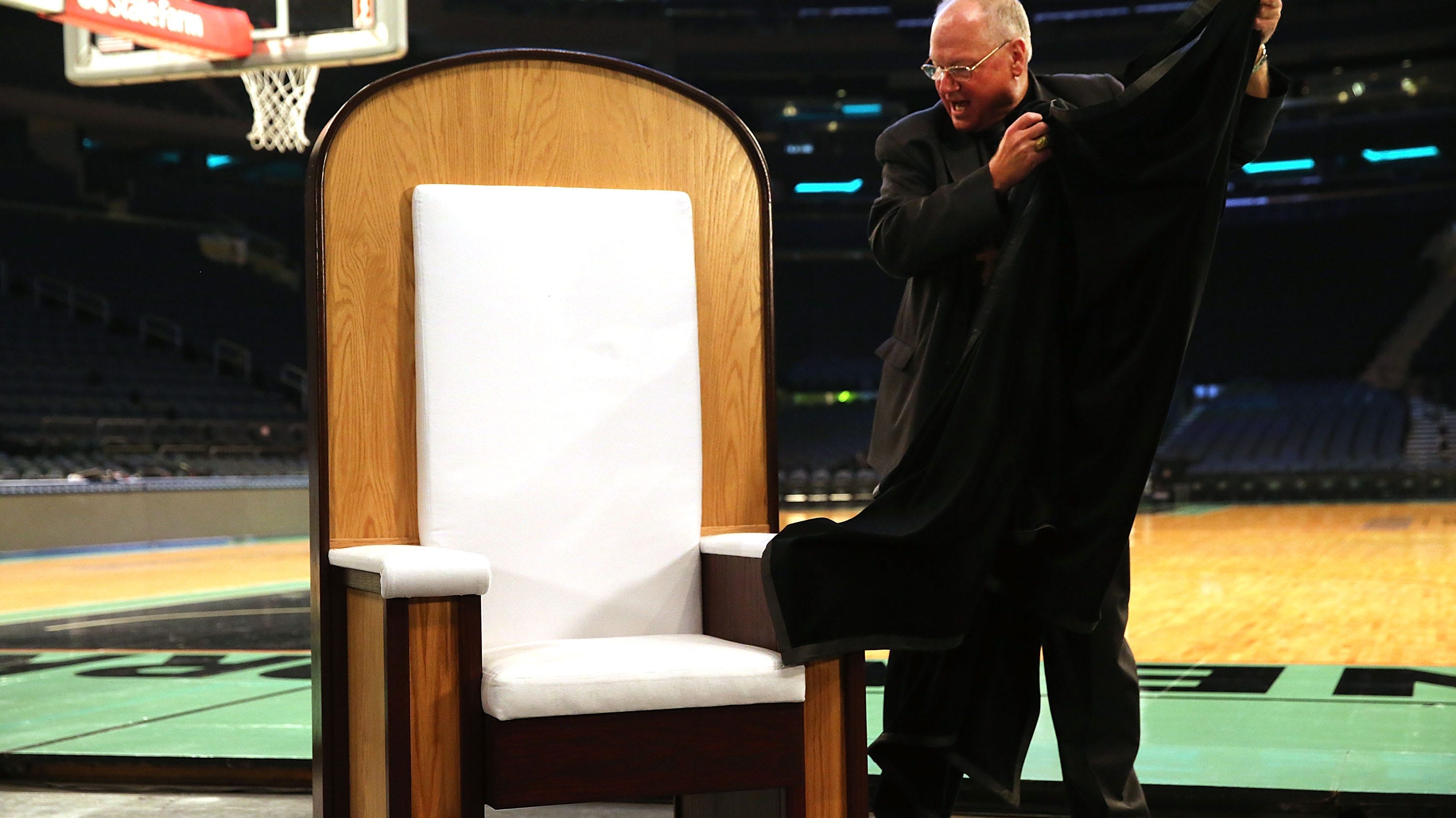 Wooden chair made by day laborers for Pope Francis visit unveiled at ...