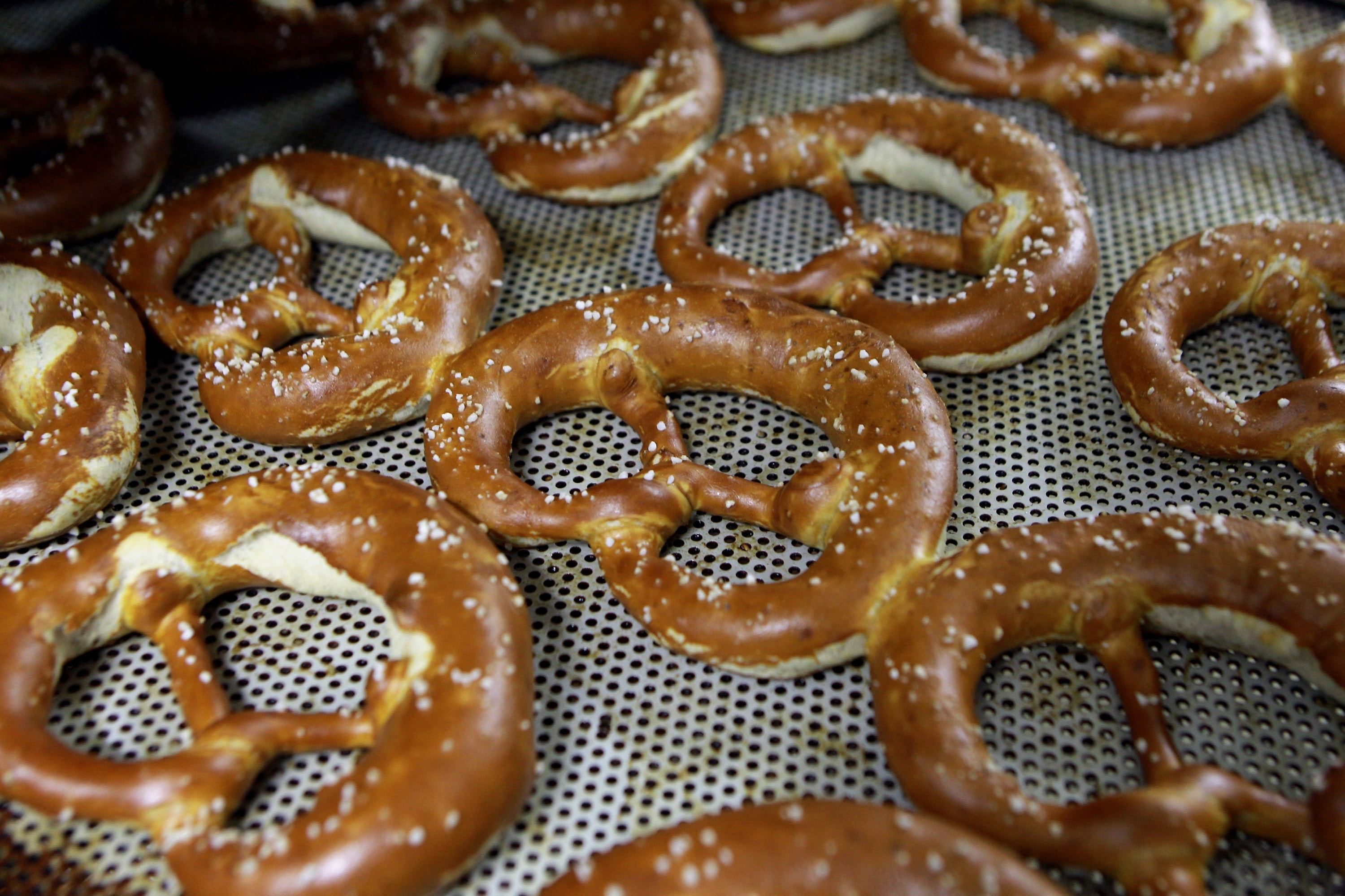 Making pretzels at home