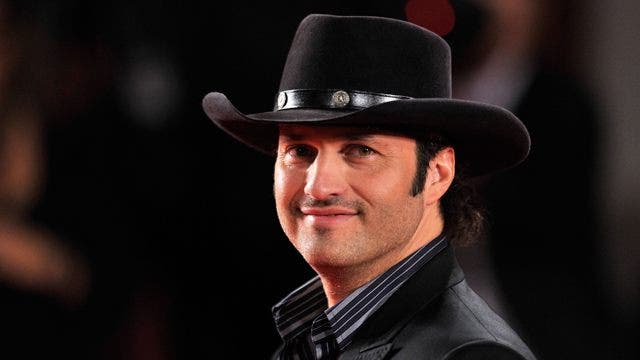 Robert Rodriguez menginginkan Anda untuk saluran jaringan baru