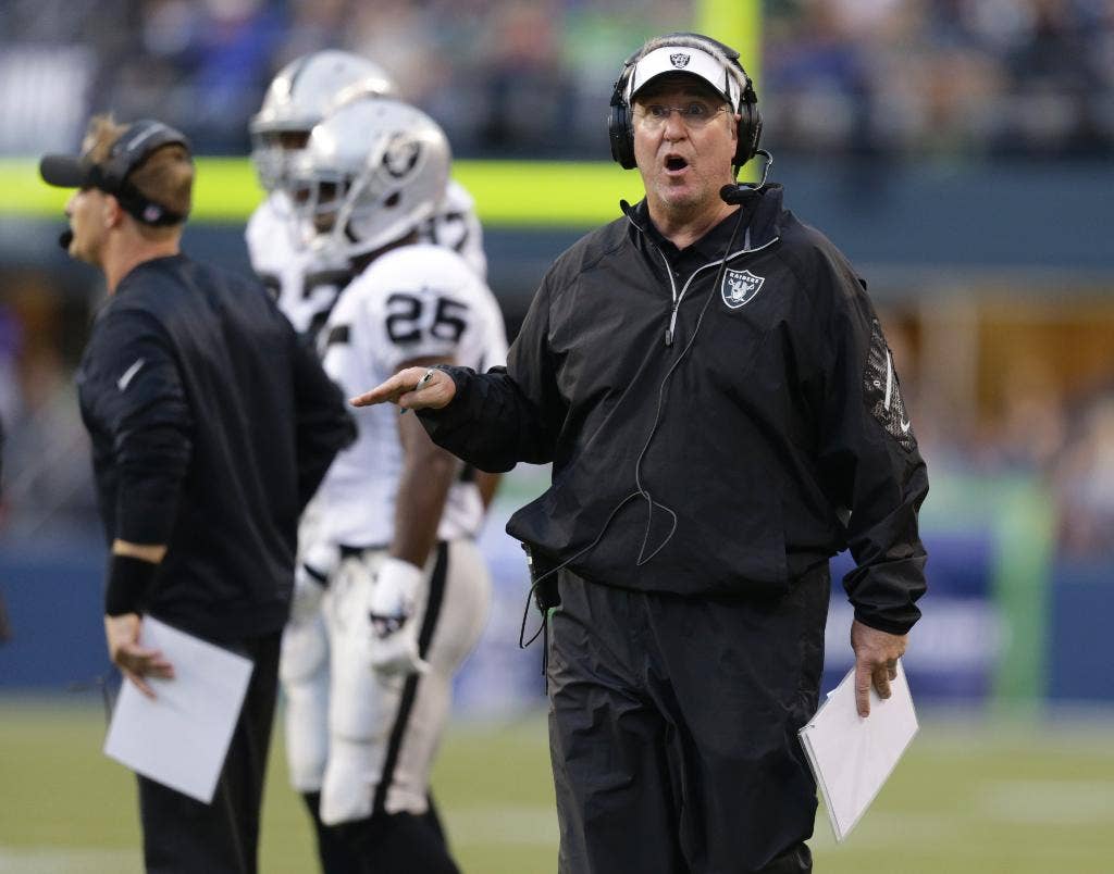 Raiders' final game in Oakland lacks playoff impact