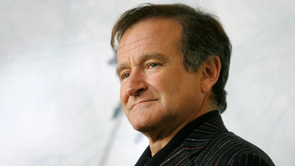 Robin Williams Remembered By ‘mrs Doubtfire Co Stars 25 Years Later ‘he Was Open And Honest