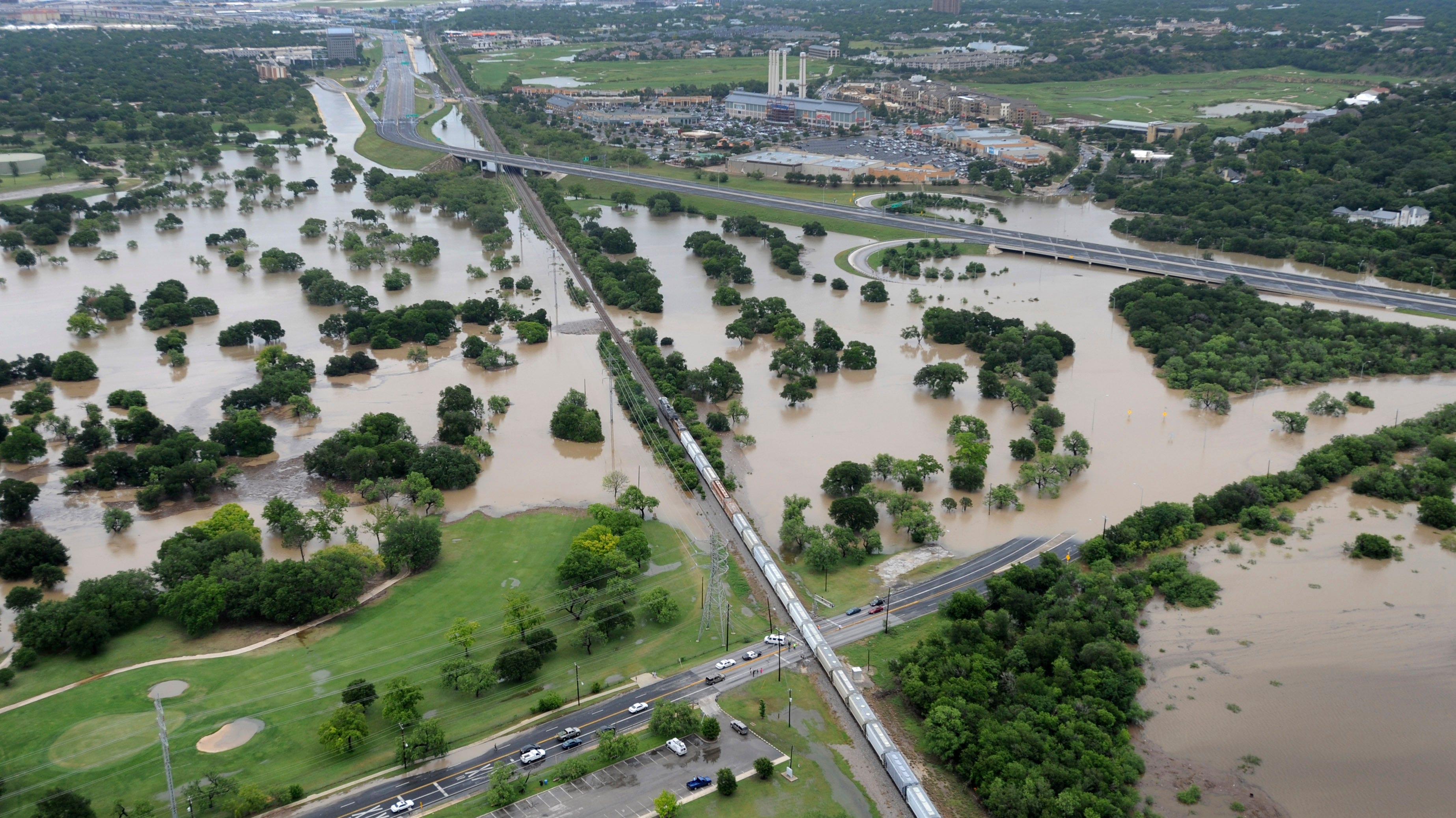 More Than 300,000 Flood Downtown San Antonio For Battle Of Flowers