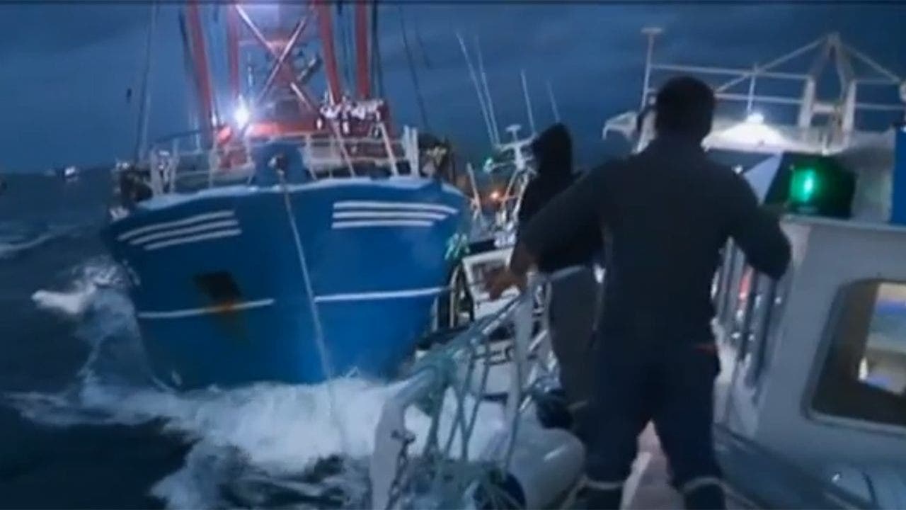 British fisherman call on Navy to protect them from aggressive French rivals in 'Scallop Wars'