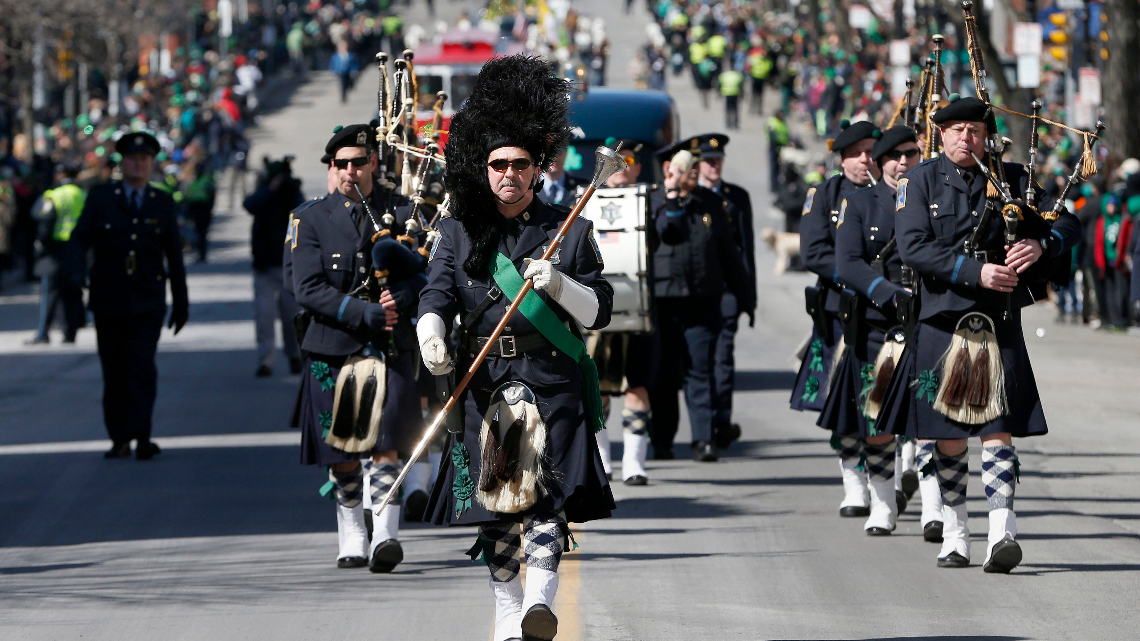 NYC St. Patrick's Day Parade: Mayor de Blasio marches