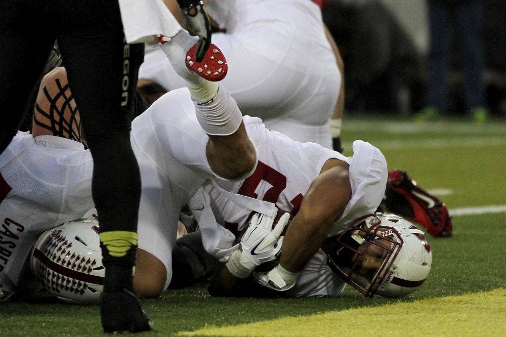 Cetak biru rusak: Stanford tidak bisa tidak.  5 Oregon dan Mariota membalikkan kekalahan 45-16 dari Autzen yang gaduh