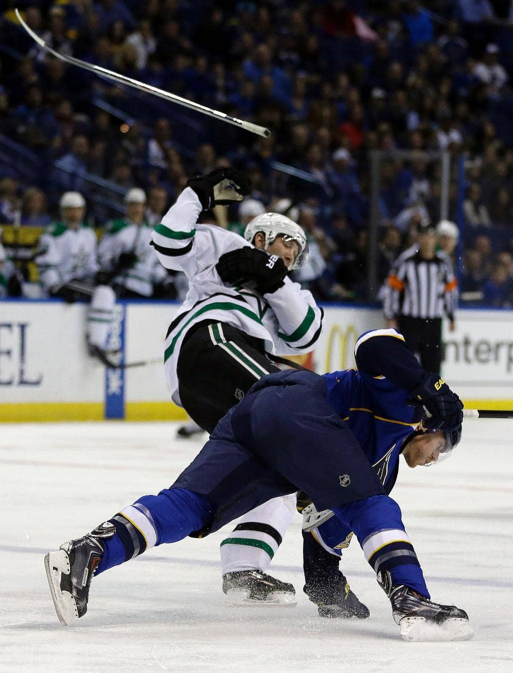 Skor benn pemenang OT sebagai Stars Blues One Night Nade Peverley Contrapse