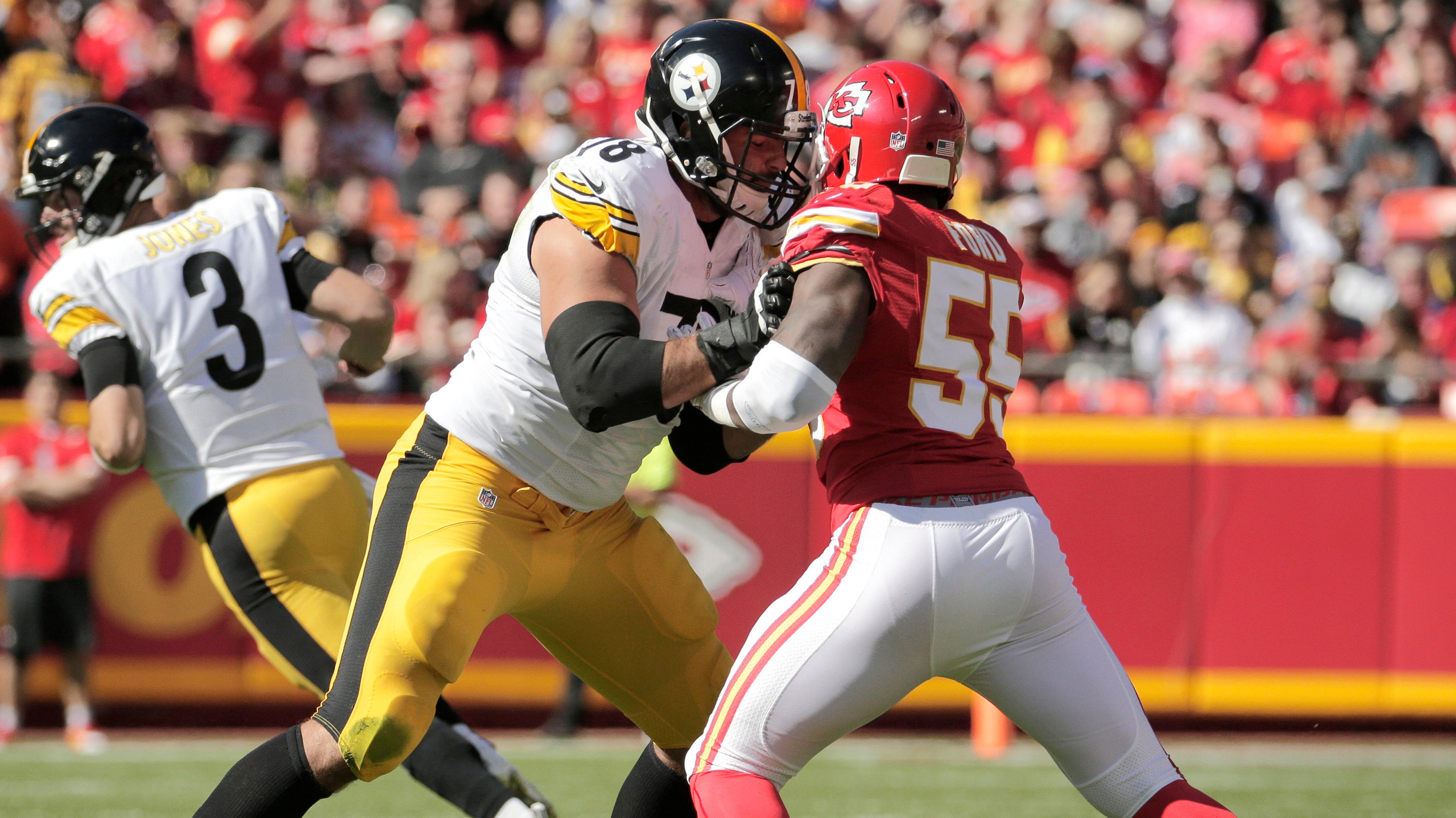 Pittsburgh Steeler and former Army Ranger Alejandro Villanueva