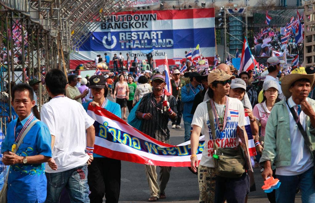 Pengunjuk rasa Bangkok mengkonsolidasikan protes di taman