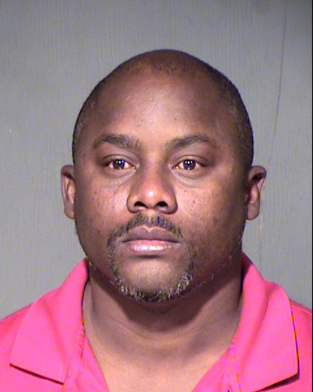 Phoenix man accused of drinking, leaving son in hot car sobs at court ...