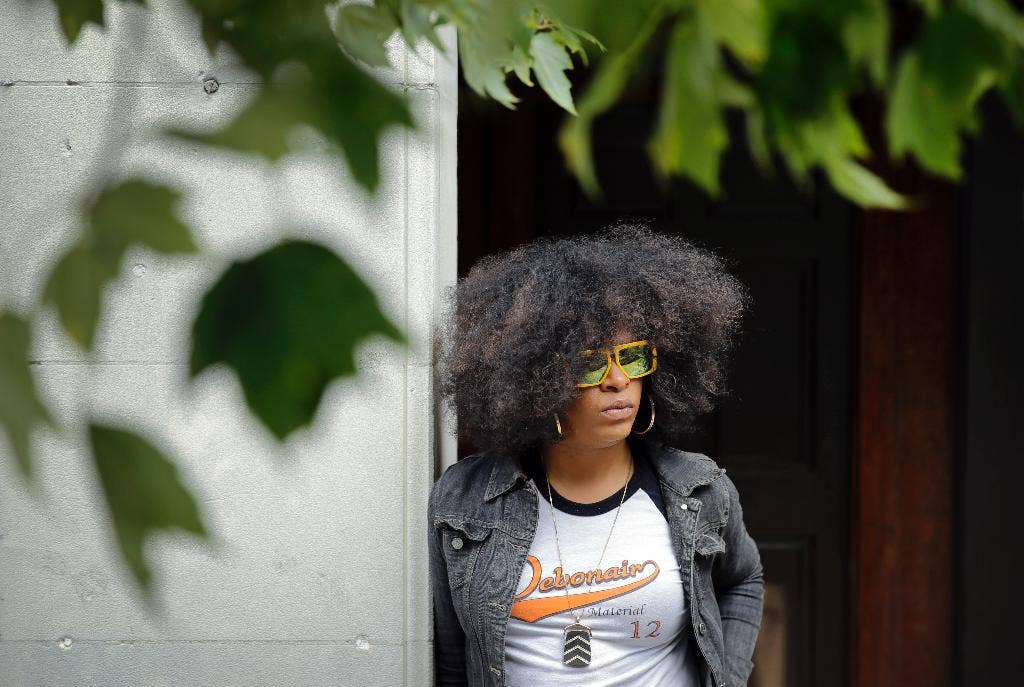 Penggerak wanita transgender di Baltimore menunjukkan ketegangan antara polisi dan kelompok yang diarahkan secara teratur