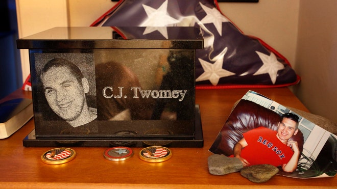 Hundreds of strangers give veteran's ashes trip of lifetime