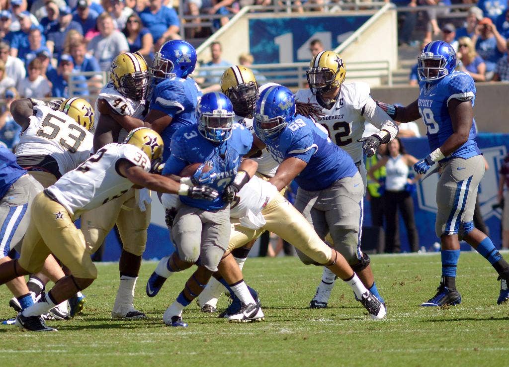 Peningkatan Kentucky bersiap menjadi tuan rumah Carolina Selatan, mencari kemenangan ke-2 dalam 15 pertandingan melawan Gamecocks