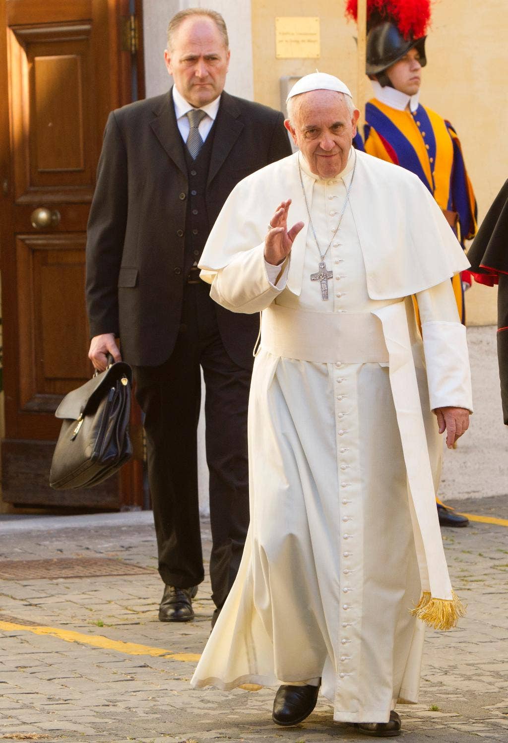 Raul Castro Comes To Vatican To Meet Pope Francis | Fox News