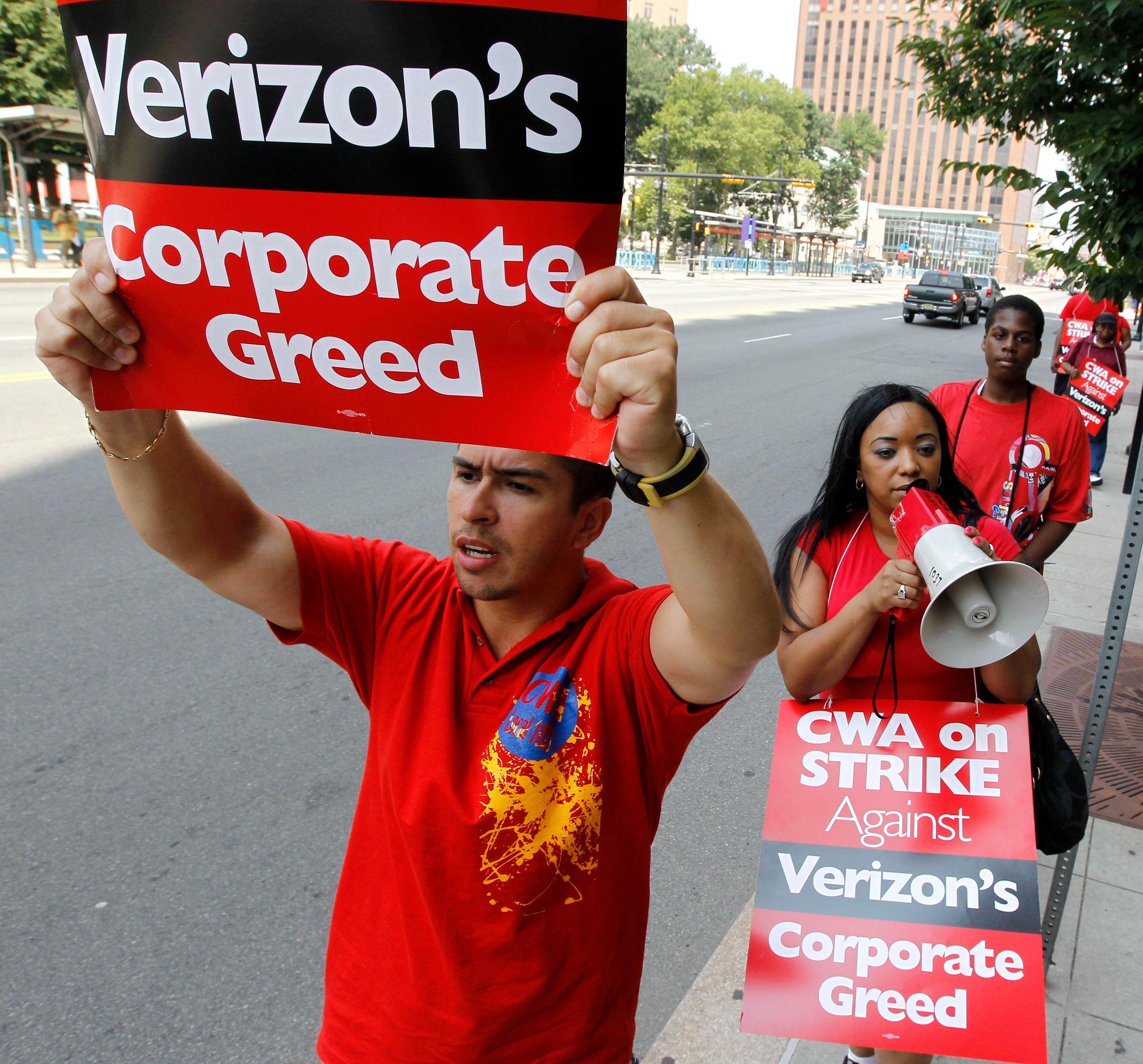 Verizon Workers Going Back to Work, Without Deal Fox News