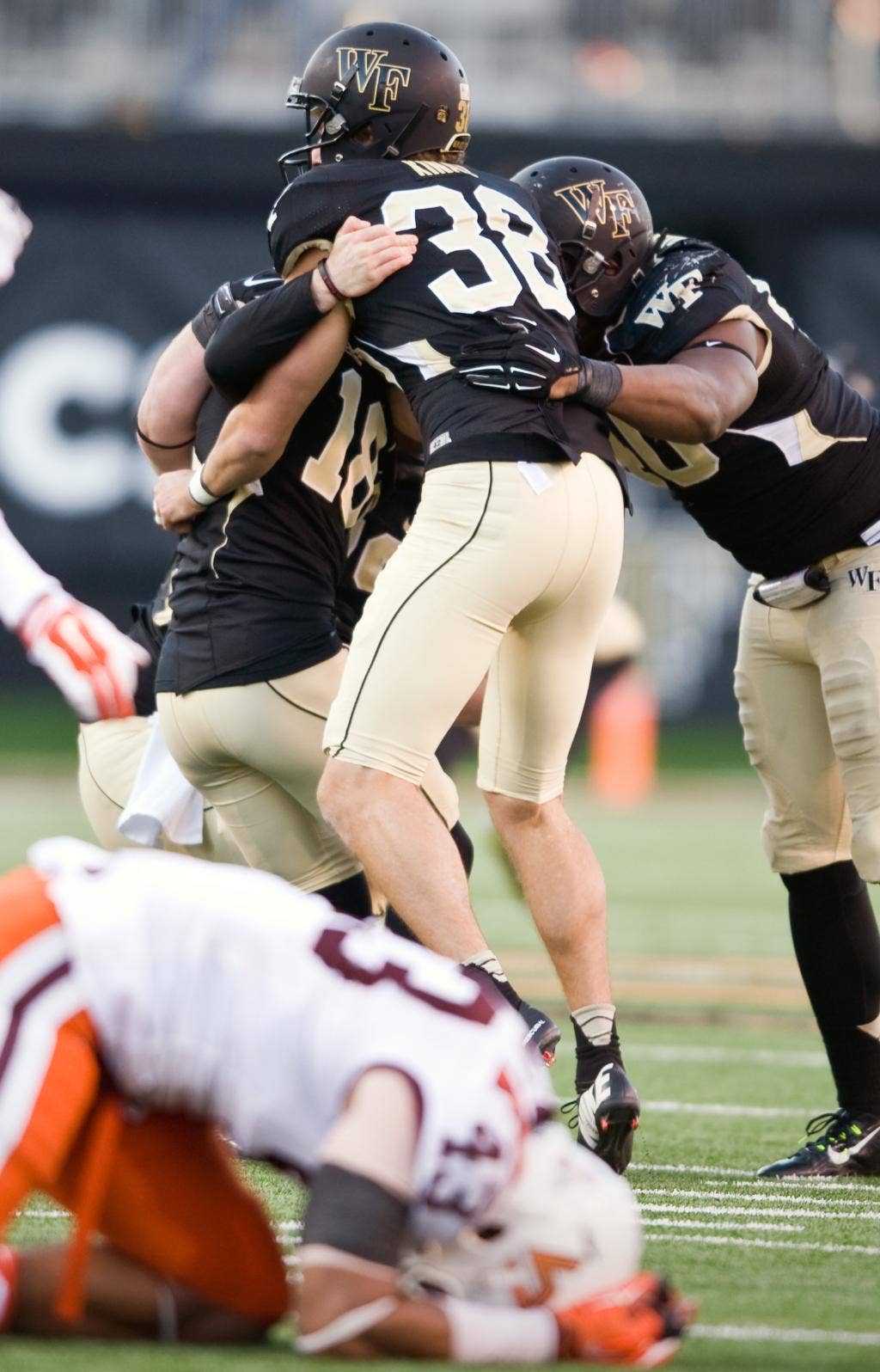 Dengan diputuskannya perlombaan Pesisir, Duke berupaya bangkit kembali untuk meningkatkan Wake Forest