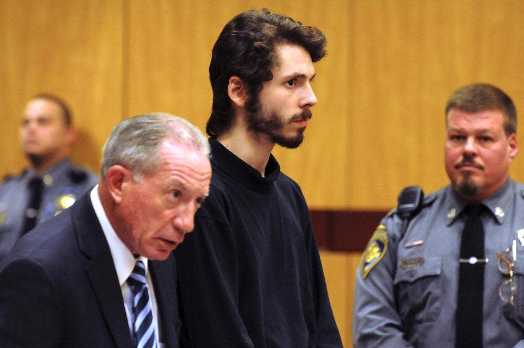 Mahasiswa Universitas Wesleyan di pengadilan sehubungan dengan tuduhan narkoba dari pihak -pihak