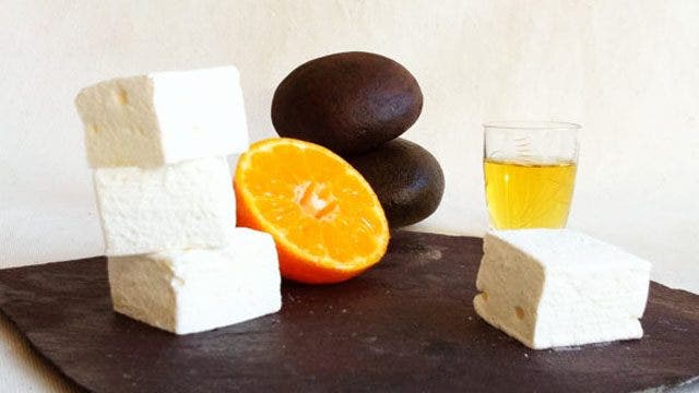 Top dari Lyn Cocktail Toppers