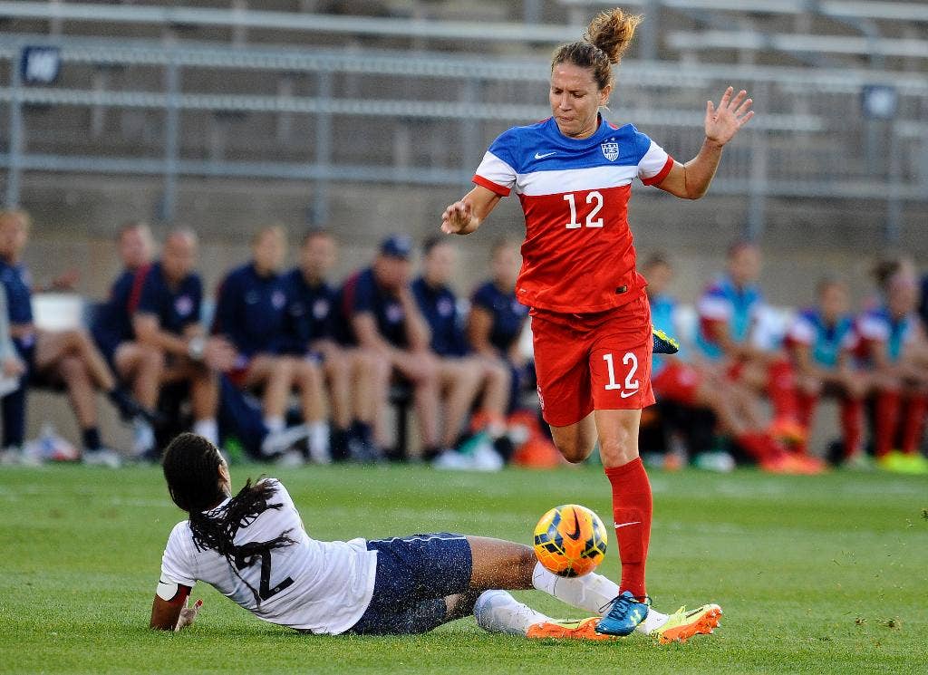 Alex Morgan direkam dua kali di babak kedua, sementara wanita Amerika bersatu untuk mengikat Prancis 2-2