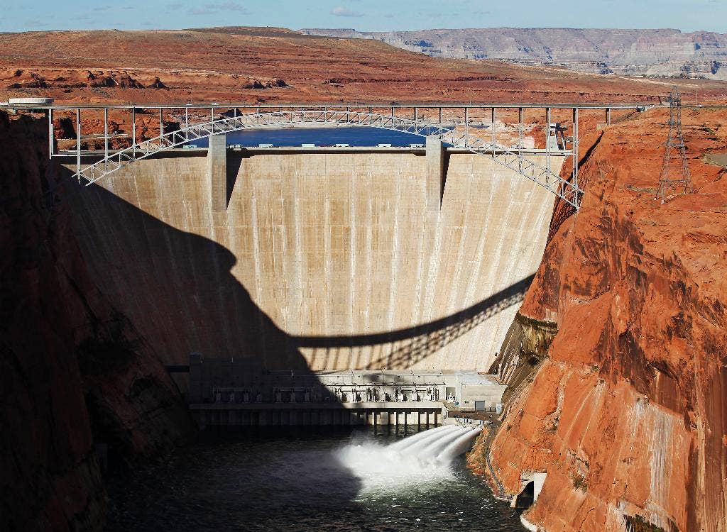 FBI memberi waktu 20 tahun lagi untuk Bendungan Glen Canyon di Sungai Colorado