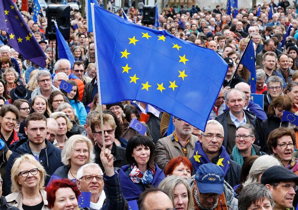 Ес люди. Население Евросоюза. Население ЕС. Эксперт Европа. Rallies in Europe.