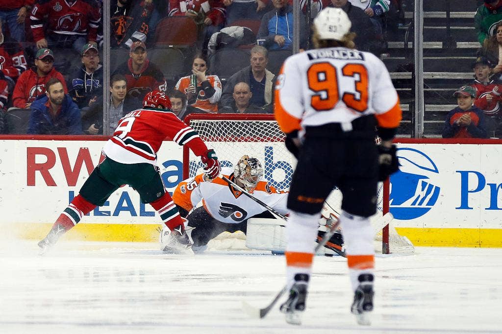 Setan mengalahkan Flyers 6-2 untuk mengalahkan rekor 10 pertandingan tanpa kemenangan