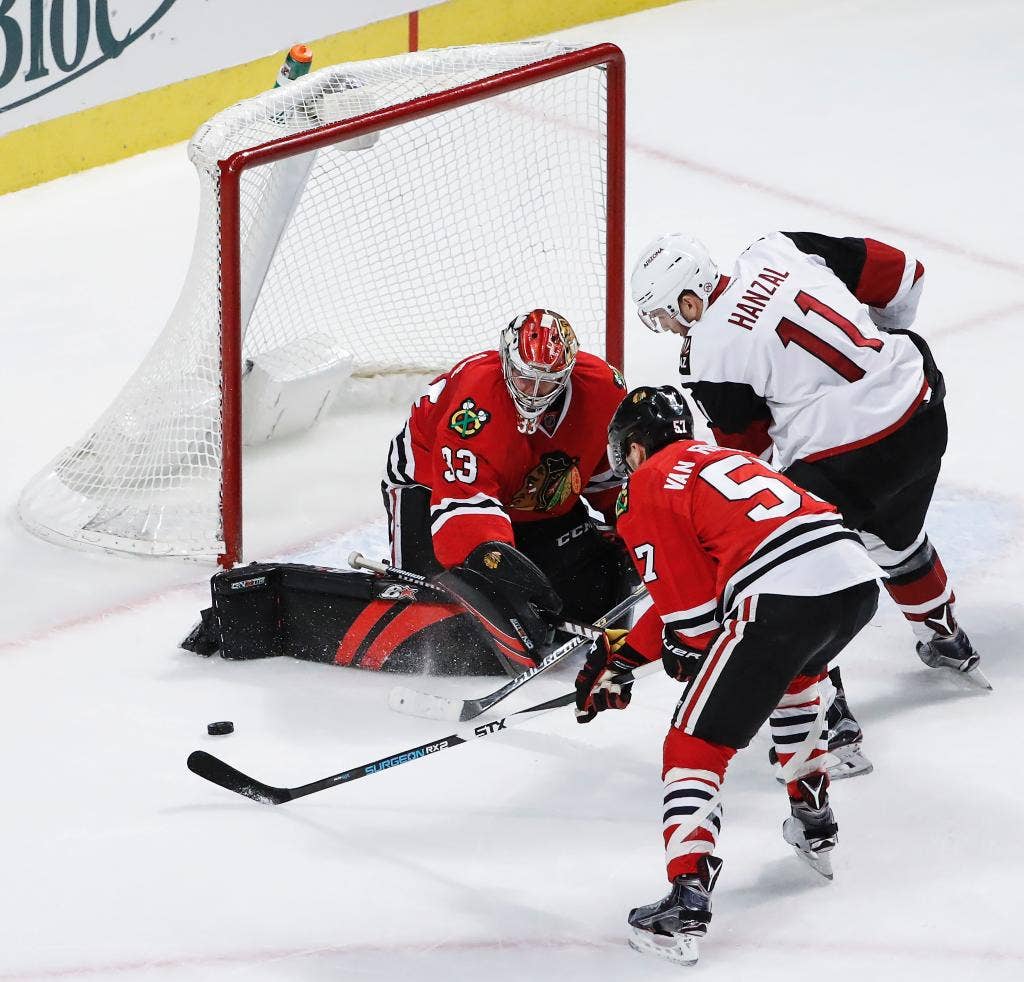 Liefling mendapat penutupan pertama; Blackhawks mengalahkan Coyote yang lelah