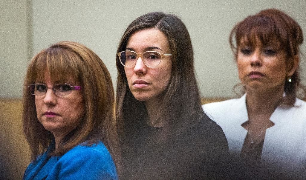 Pembayar pajak mengeluarkan hampir  juta untuk menuntut dan membela Jodi Arias di 2 sidang