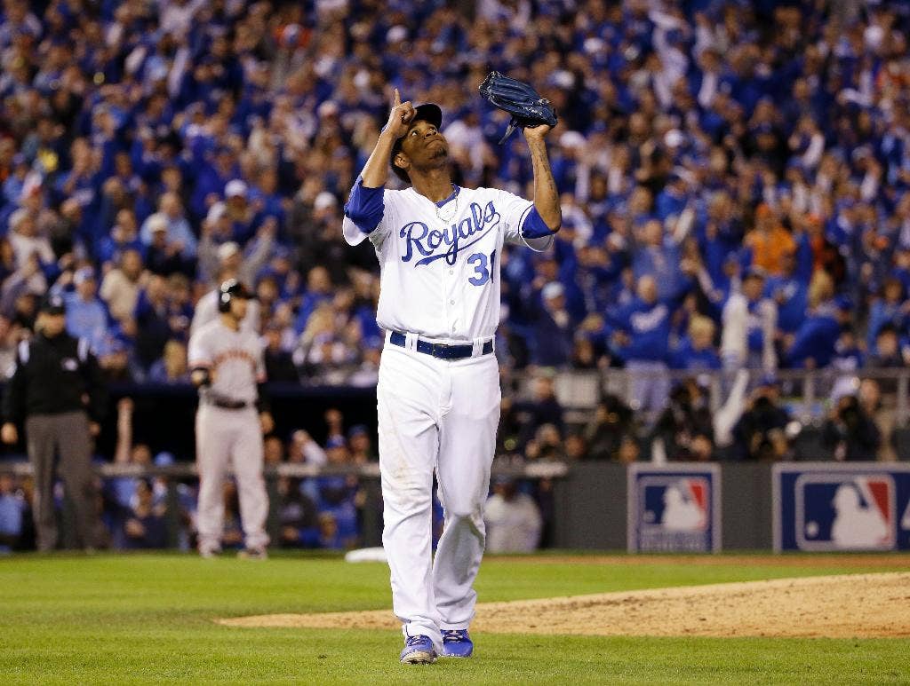 Yordano Ventura dari Royals menghormati mendiang temannya Oscar Taveras dengan memaksakan Game 7 di Seri Dunia