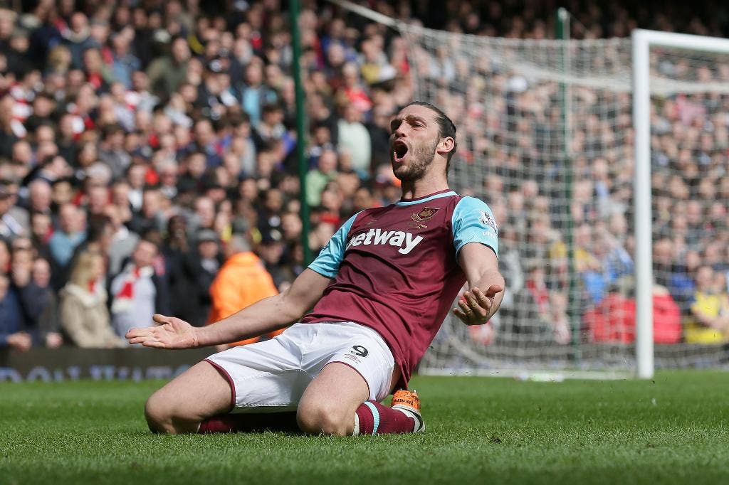 Harapan tipis Arsenal untuk meraih gelar EPL pupus oleh hat-trick Carroll