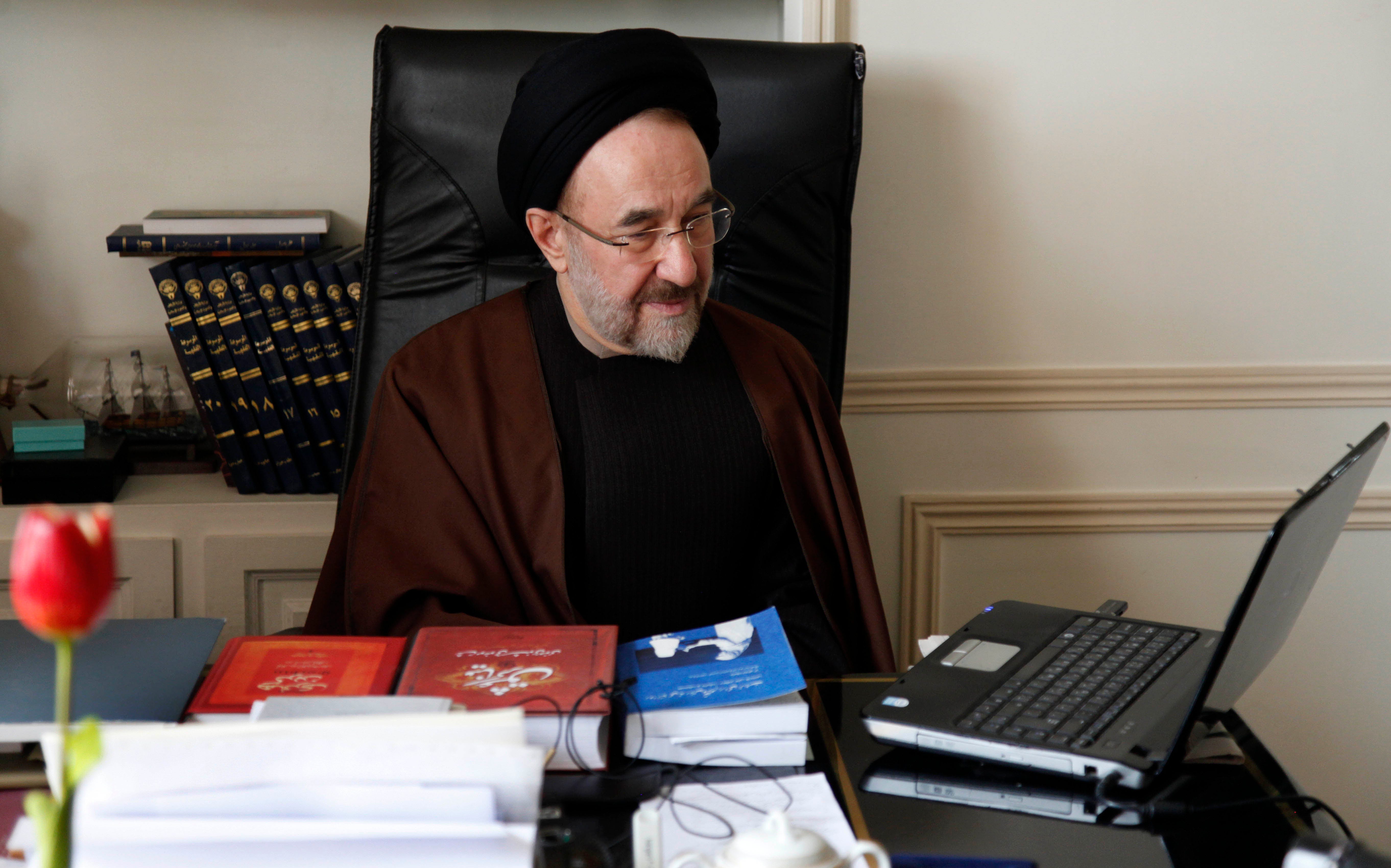 Kaum reformis Iran yang terpukul sedang mempersiapkan pahlawan Khatami untuk kembali menjadi presiden