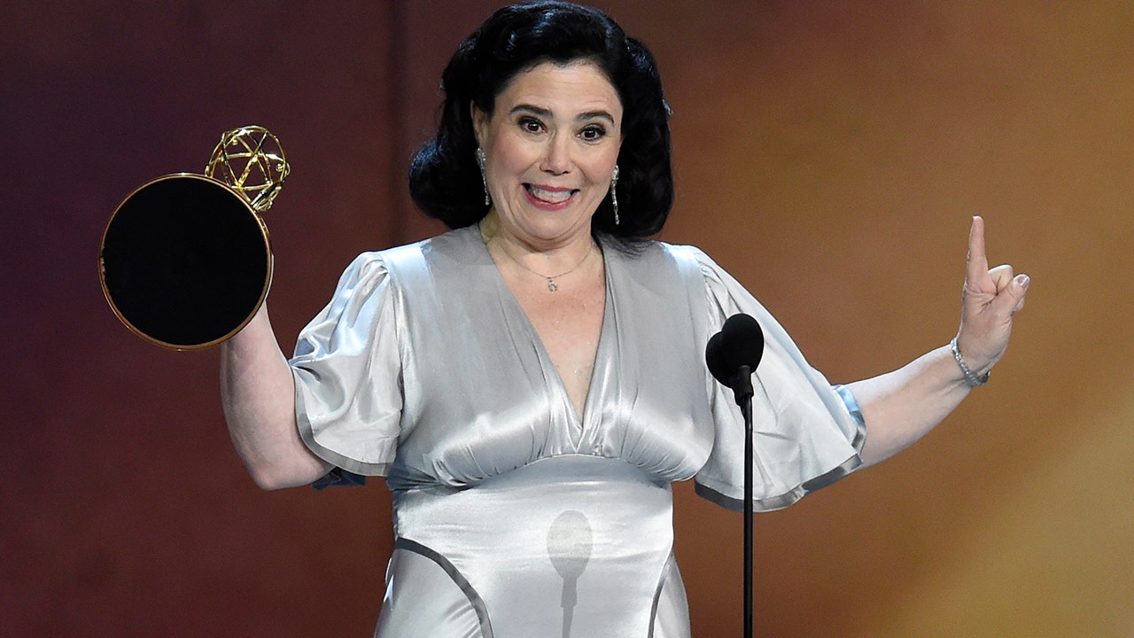 Alex Borstein hilariously drinks on an outdoor bed during 2020 virtual Emmy awards