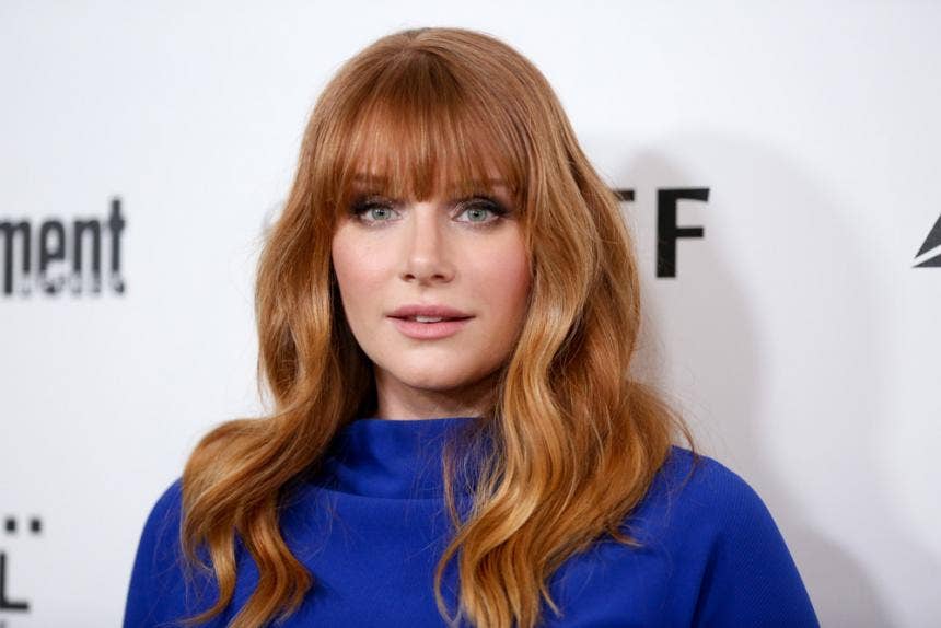 Bryce Dallas Howard accomplishes 'dream,' graduates college after enrolling in 1999: '21 years in the making' - Fox News