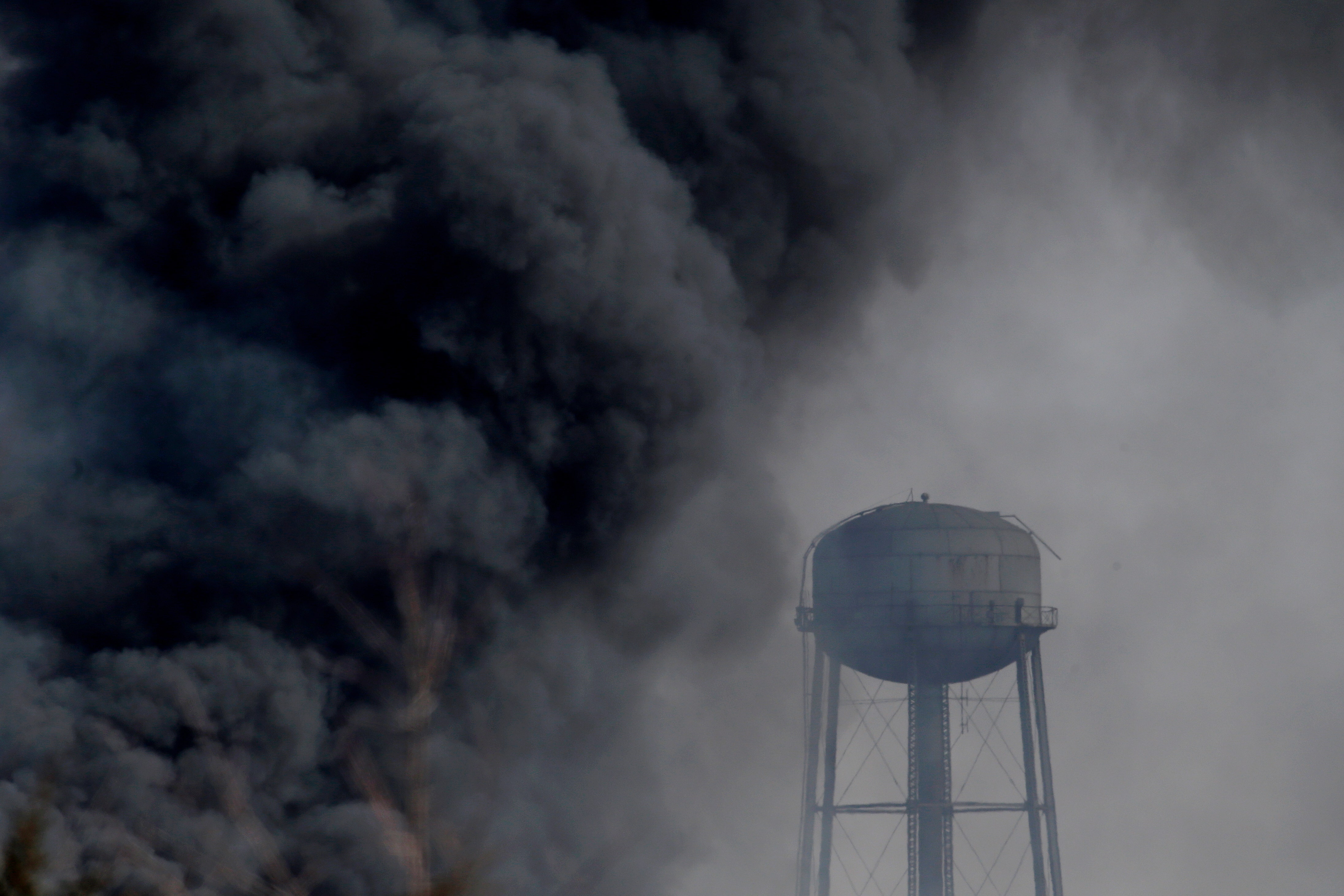 Smoke from massive warehouse fire detected by weather radar | Fox News